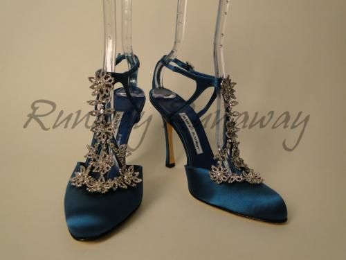 1495 Manolo Blahnik Satin Teal Pump Heels Size 40  