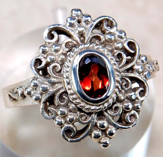 Natural Garnet 925 Solid Sterling Silver Victorian Style Ring sz 6.5 