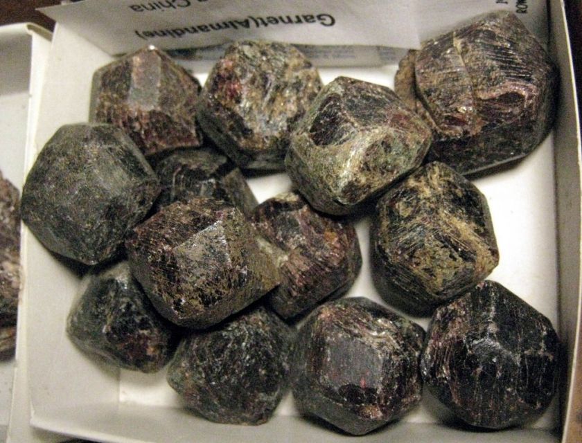 WHOLESALE GARNET (ALMANDINE) CBM Xinjiang, China  