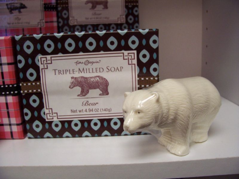 ADORABLE TRIPLE MILLED WILD BEAR SOAP FIGURINE W/BOX  