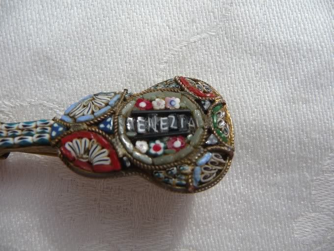 VINTAGE MILLEFIORI GUITAR SHAPED BROOCH VENEZIA VENICE  