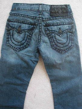 You are bidding on a brand new, 100% authentic True Religion mans 