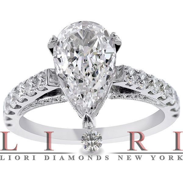   PEAR SHAPE NATURAL DIAMOND ENGAGEMENT RING 18K GOLD   ER 822  