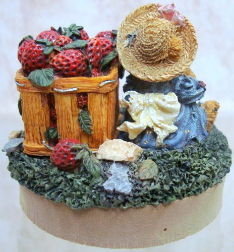 BOYDS BEARS Josie CANDLE Top BASKET Strawberry 651200  