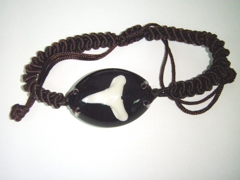 Mako / Tiger Shark Tooth Bracelet   Black Bottom  