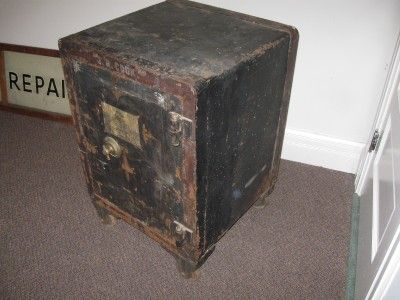 Antique Late 1800s Victor Floor Safe w/ Combination  