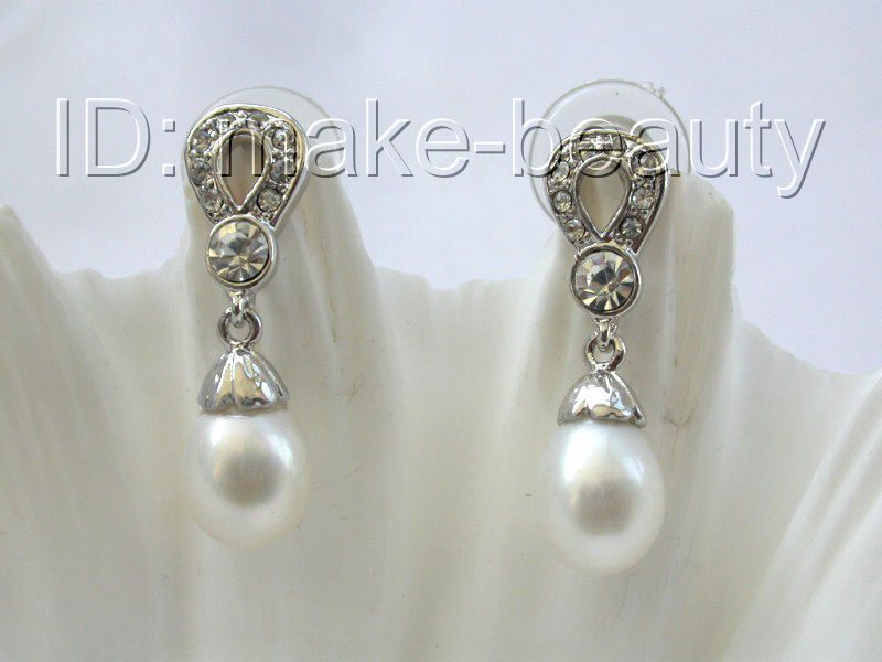 CLASSIC white freshwater pearls drip dangle earrings  