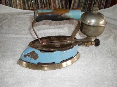 Vintage COLEMAN Gas Iron / Great Piece  