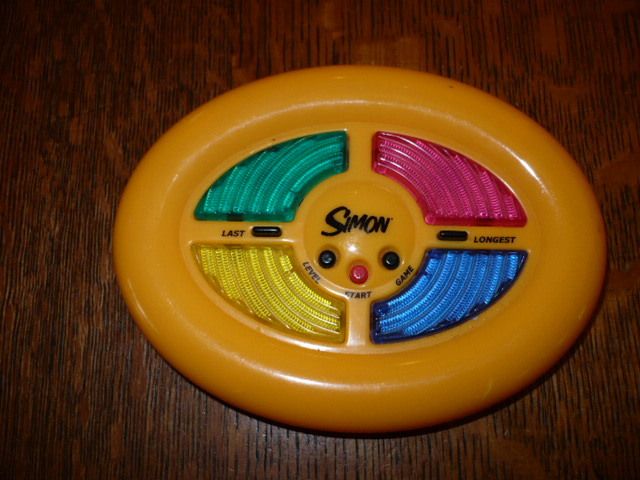 2002 HASBRO SIMON HANDHELD ELECTRONIC GAME  