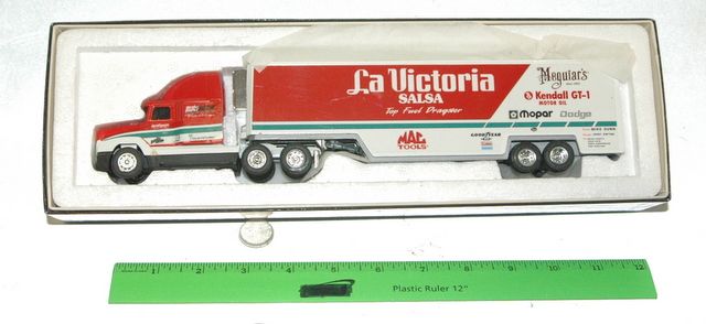 Ertl 1/64 scale semi truck and trailer Peterbuilt New  