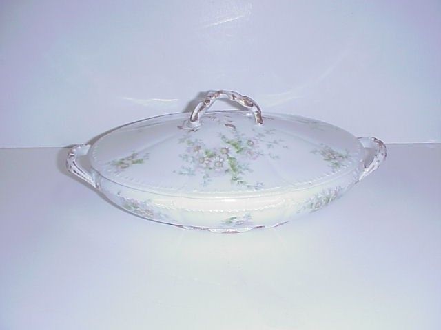 CHARLES FIELD HAVILAND LIMOGES COVERED VEGETABLE BOWL  